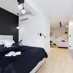Grand House Apartment *
